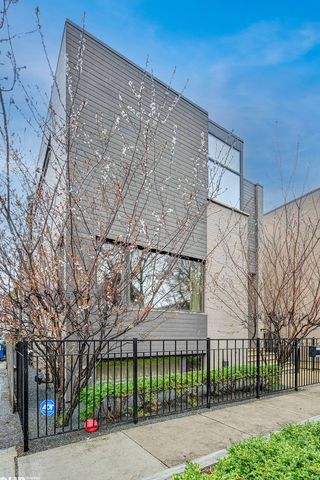 2015 W  Shakespeare Ave, Chicago, IL 60647