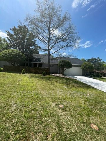6704 S  Oswego Ave, Tulsa, OK 74136