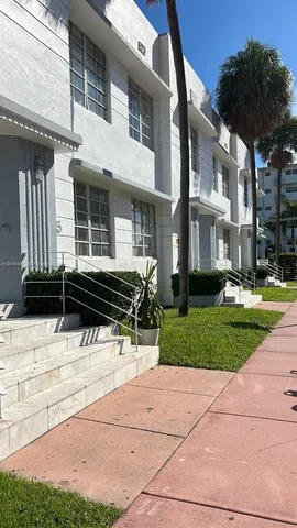 801 8th St #201, Miami Beach, FL 33139