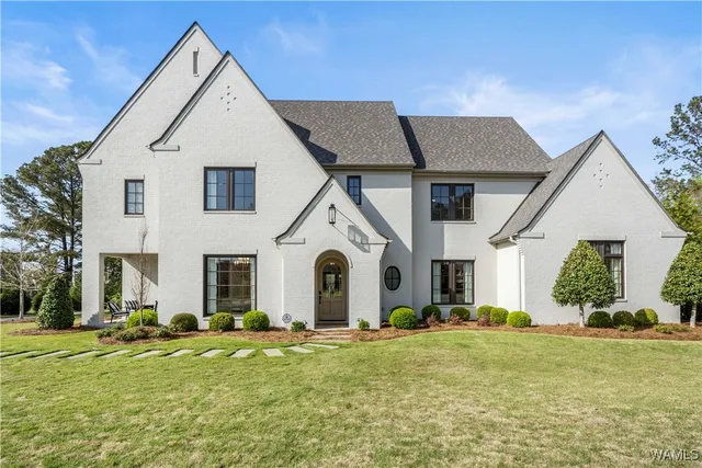 708 Highgrove Rd, Northport, AL 35406