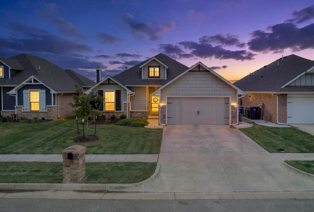 9205 NW 123rd St, Yukon, OK 73099