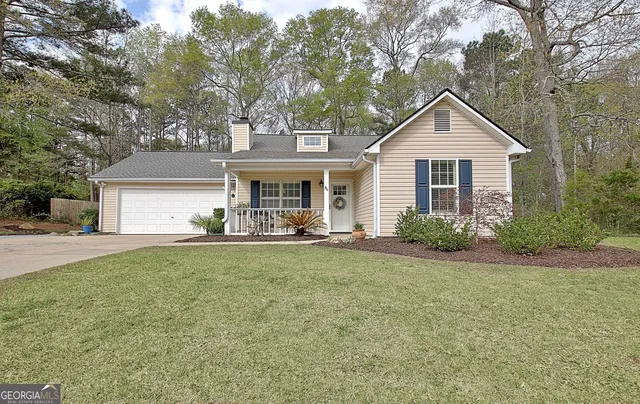 86 Spring Cir, Senoia, GA 30276