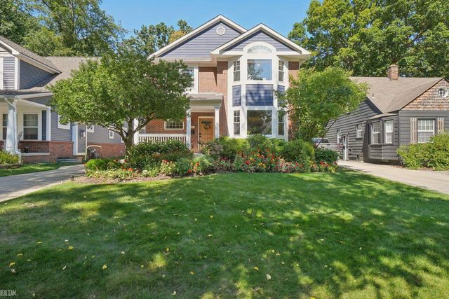 816 Royal Ave, Royal Oak, MI 48073