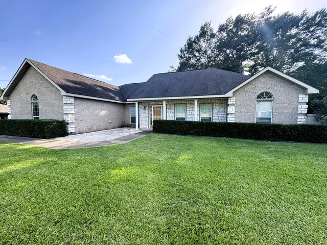 300 Veterans Ln, Leesville, LA 71446