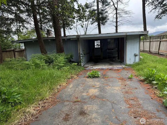 1284 Dines Point Road, Greenbank, WA 98253