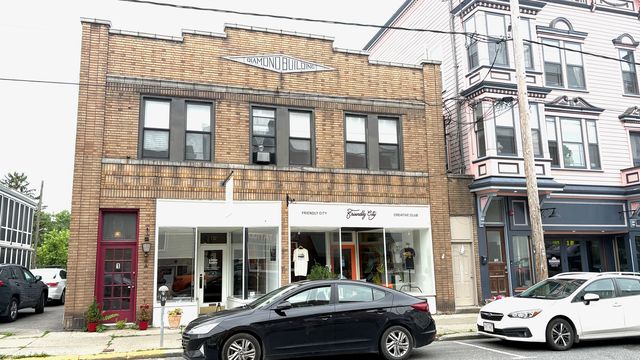 725 Warren St, Hudson, NY 12534