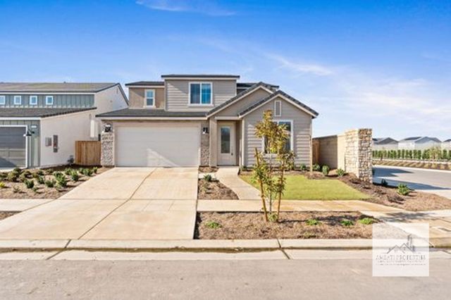 2272 N  Duke Ave, Clovis, CA 93619