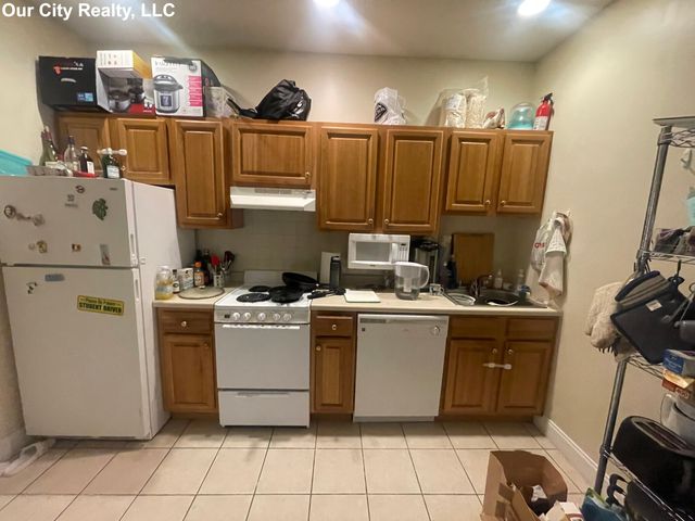 466 Green St #5, Cambridge, MA 02139