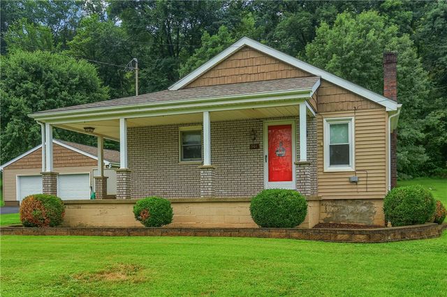 501 Palo Alto Dr, Ellwood City, PA 16117
