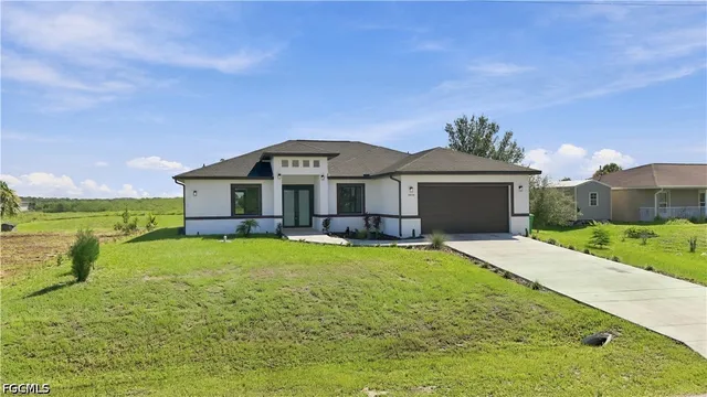 9054 Lamkin Cir, Labelle, FL 33935