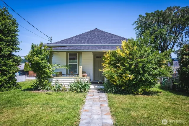 1612 7th Street, Anacortes, WA 98221