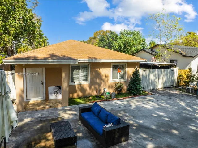 1371 NW 59th St, Miami, FL 33142