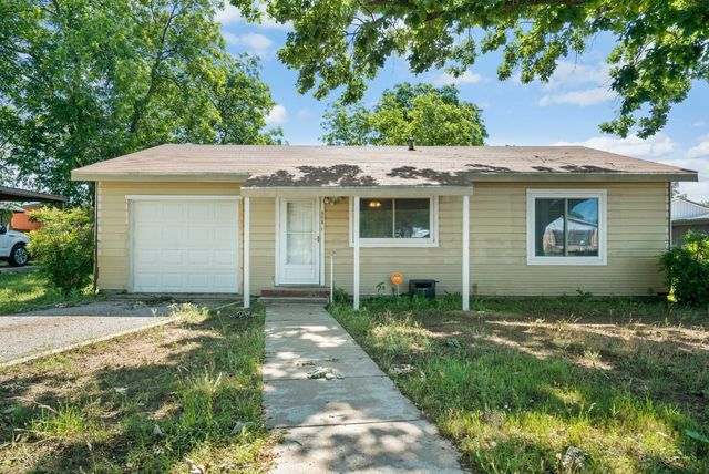 608 S  Connellee Ave, Eastland, TX 76448