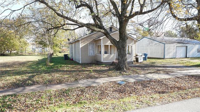 604 N  3rd St, Hayti, MO 63851