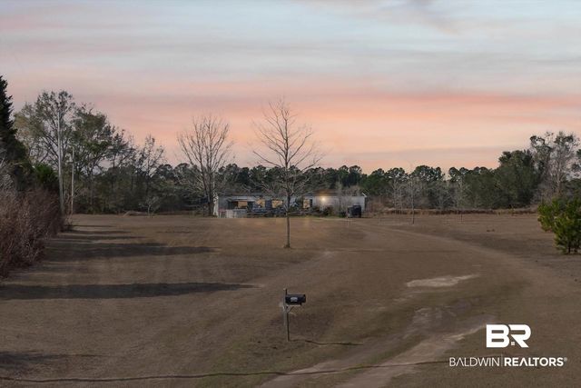 27705 Oakberry Ct, Robertsdale, AL 36567