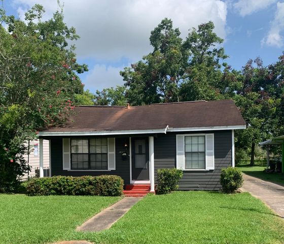 1950 May St, Beaumont, TX 77705