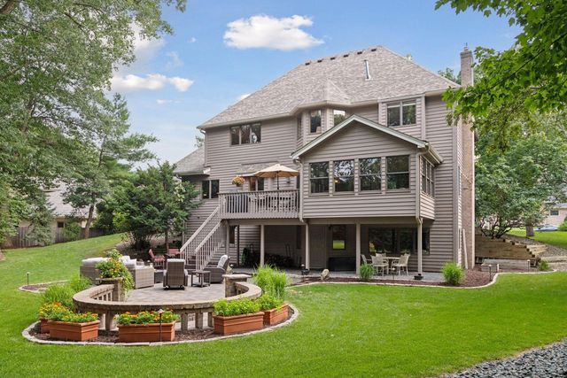2204 Wildwood Ct, Burnsville, MN 55306