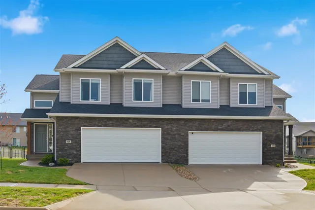 618 Doe Ave, Tiffin, IA 52340