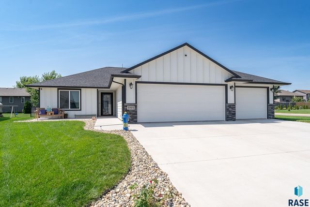 4001 S  Infield Ave, Sioux Falls, SD 57110