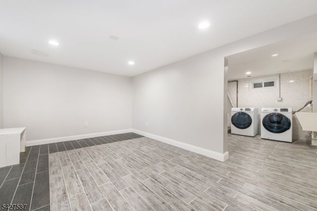 40 Winslow Ter, Fair Lawn, NJ 07410