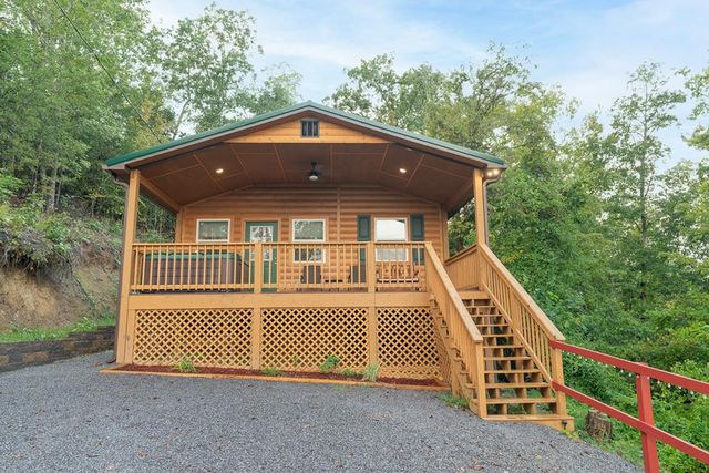 339 Perry Branch Way, Sevierville, TN 37876