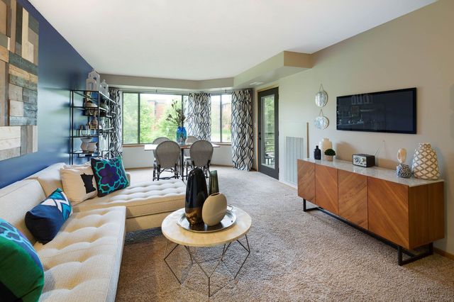 1180 Cushing Cir #70-226, Saint Paul, MN 55108