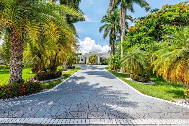 11302 NW 9th St, Plantation, FL 33325