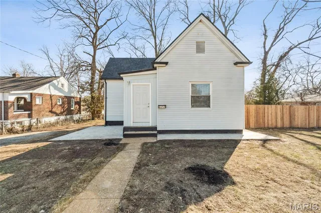 8312 Eads Ave, Saint Louis, MO 63114
