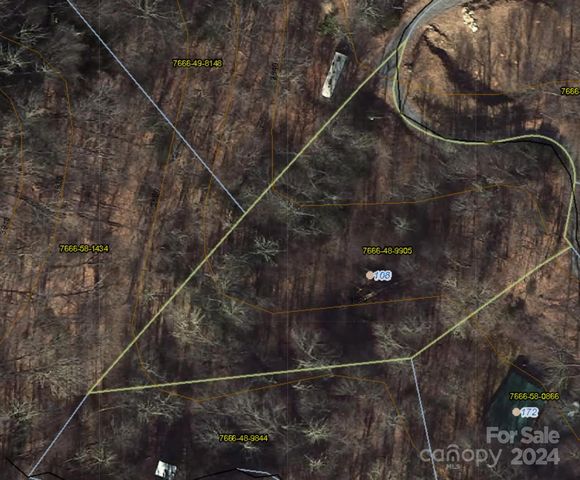 108 Green Cove Dr, Maggie Valley, NC 28751