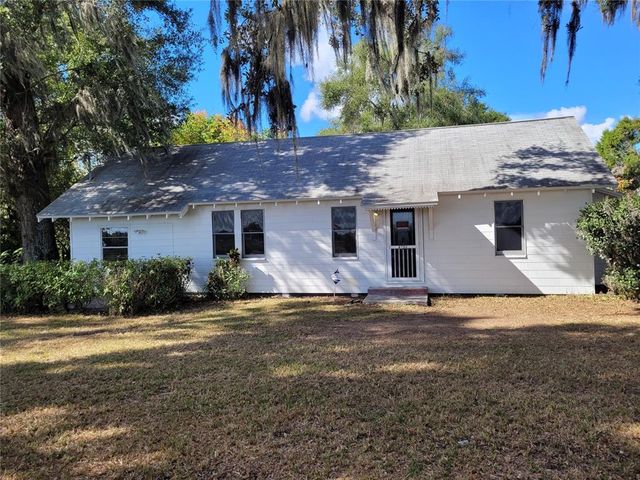 4526 Moores Lake Rd, Dover, FL 33527