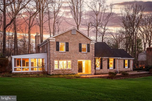2615 Steeplechase Dr, Reston, VA 20191