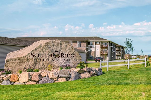 3709 7th St   W #E-213, Williston, ND 58801