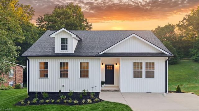 138 Pinnix St, Jonesville, NC 28642