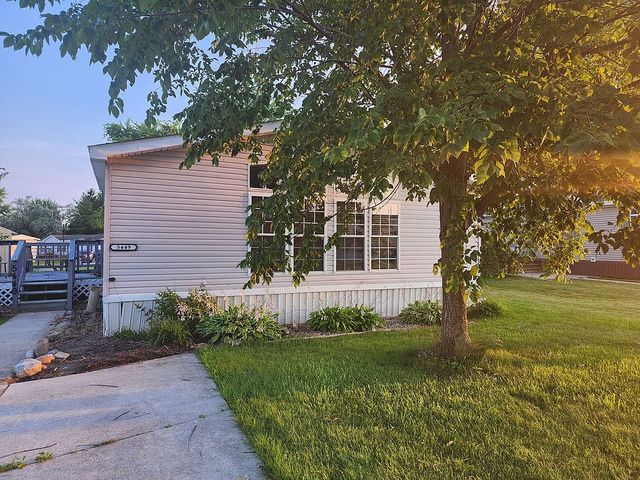 5449 Bart Dr, Casco, MI 48064