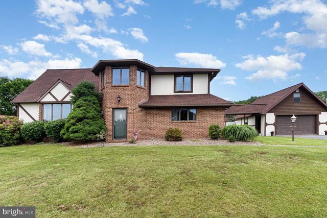 44 Hilltop Rd, Halifax, PA 17032