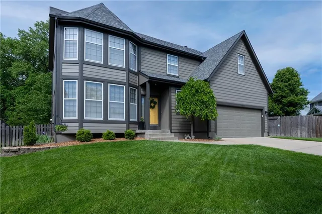 11247 W  116th Ter, Overland Park, KS 66210
