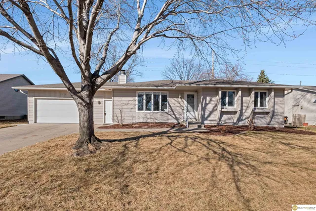1310 Jones Dr, Fremont, NE 68025