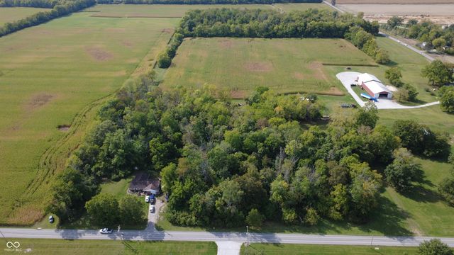 4810 N  Centerline Rd, Whiteland, IN 46184