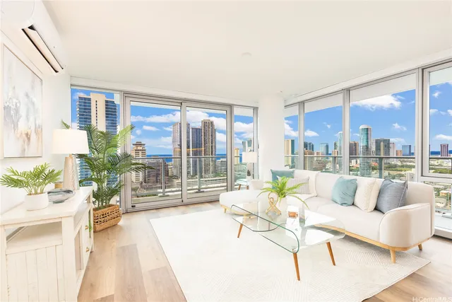 1500 Rycroft St #2412R, Honolulu, HI 96814