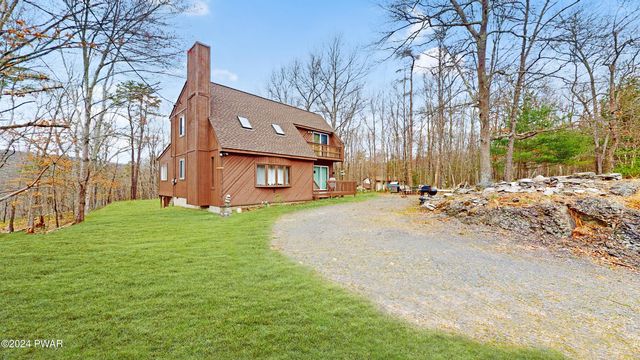 1239 Mink Trl, Bushkill, PA 18324