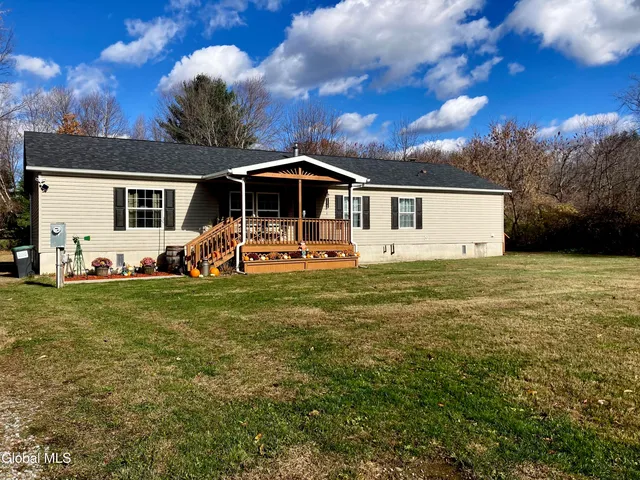 100 Youngs Road, Buskirk, NY 12028