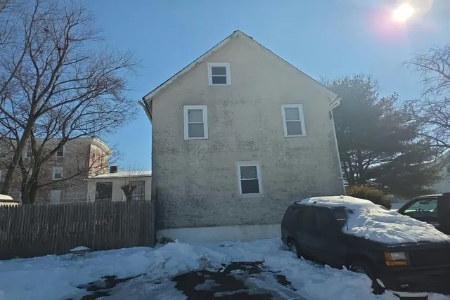 105 Middle Rd, Dublin, PA 18917