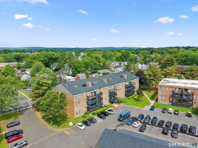 136 Kane St #C5, West Hartford, CT 06119