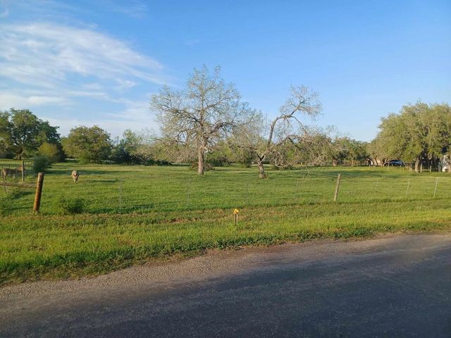 2915-2915 Carr Rd, Beeville, TX 78102