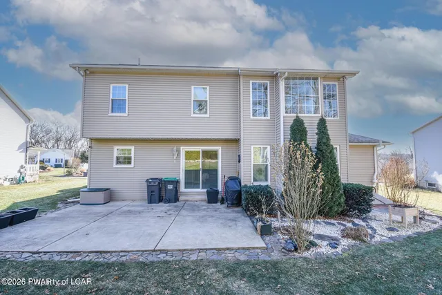 126 Saint Charles Pl, Hazle Township, PA 18202