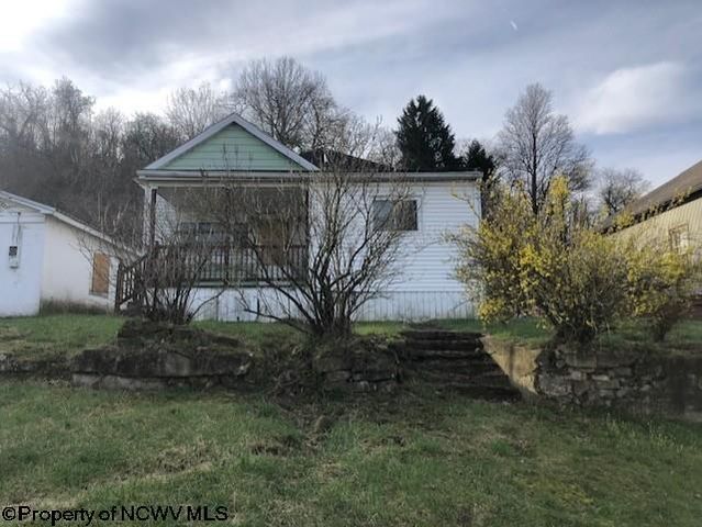 215 Plainfield Ave, Anmoore, WV 26323