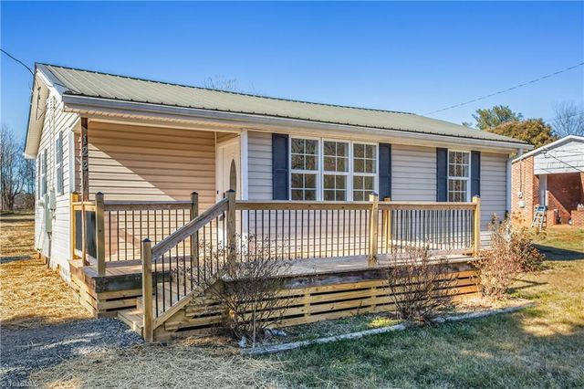 129 River Rd, Boonville, NC 27011