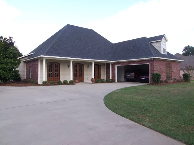 109 Monteray Dr, Vicksburg, MS 39183