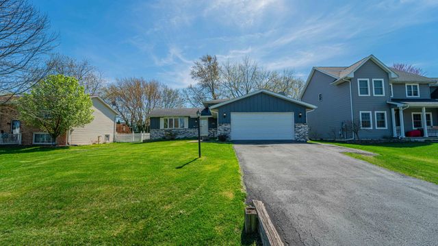 3441 Chevy Chase Cir, Crown Point, IN 46307