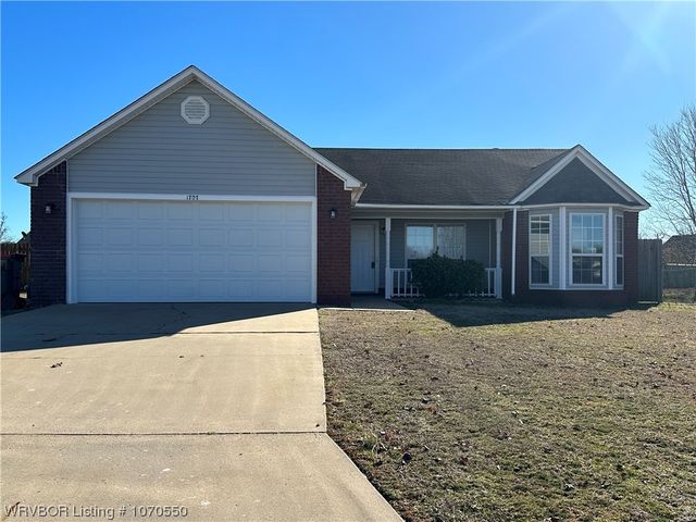 1707 Plumbark Dr, Greenwood, AR 72936